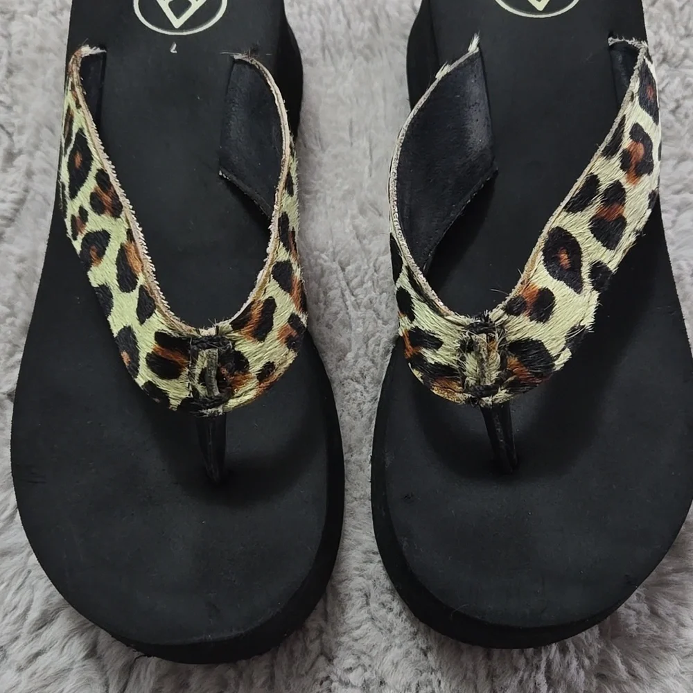 Reef Y2K black animan print platforms sandals size 7